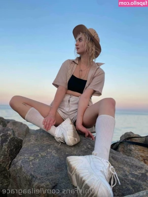leilaagrace - Can I tell you something about myself  Summer makes me very horny