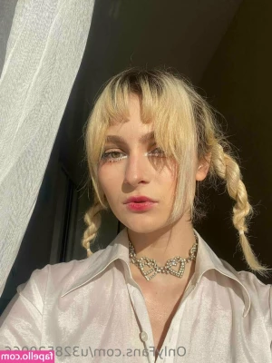 leilaagrace - i love sucking dick n i love suckers