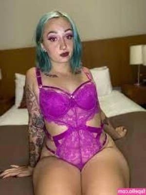 savannaisland - Some clips I made in 2018 dancing seductively on my bed