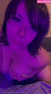 prettyltlekitty - I'm so horrny, I only see dicks everywhere... No, it's been 3 days