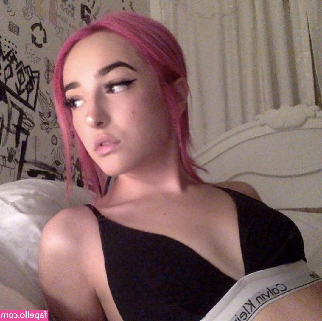 Bianca Marie [ bianca-marie-1 ] - I’m so horny right now Papi... how about you? #onlyfans