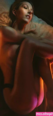 aliceinnude - Just showing some ass for you!😘
