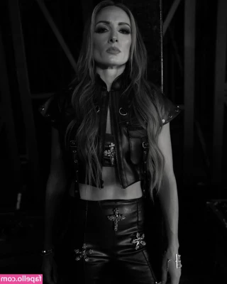 Becky Lynch [ becky-lynch ] - Kiss me hard before you go