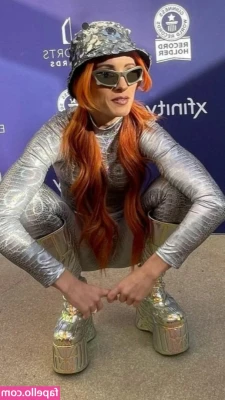 Becky Lynch [ becky-lynch ] - Hi guys no longer doing this type of content but for my feet guys