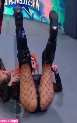 Becky Lynch [ becky-lynch ] - All lonely this Valentine s Day  how should I spend it  Dirty answers