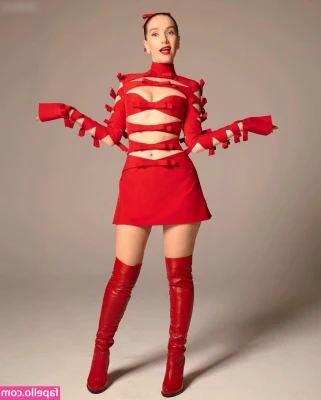 Natalia Oreiro [ natalia-oreiro ] - feelin the heat