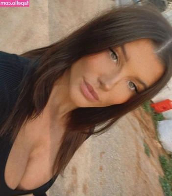 Kayla Butler [ kayla-butler ] - Somehow…. i’m HOT AS FUCK😜🫣🥵