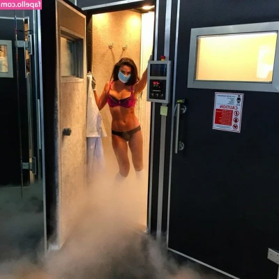 Nadia Bjorlin [ nadia-bjorlin ] - Titty Flash📸