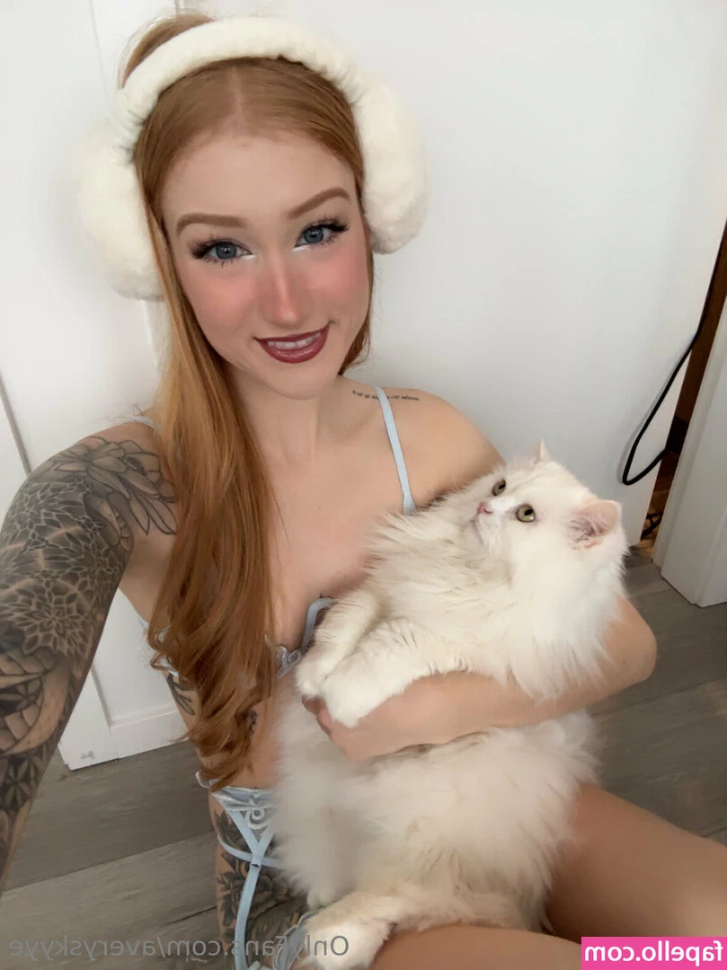 averyskyye [ averyskyye-2 ] - It s my birthday this week  Come celebrate with me Who wants to spoil