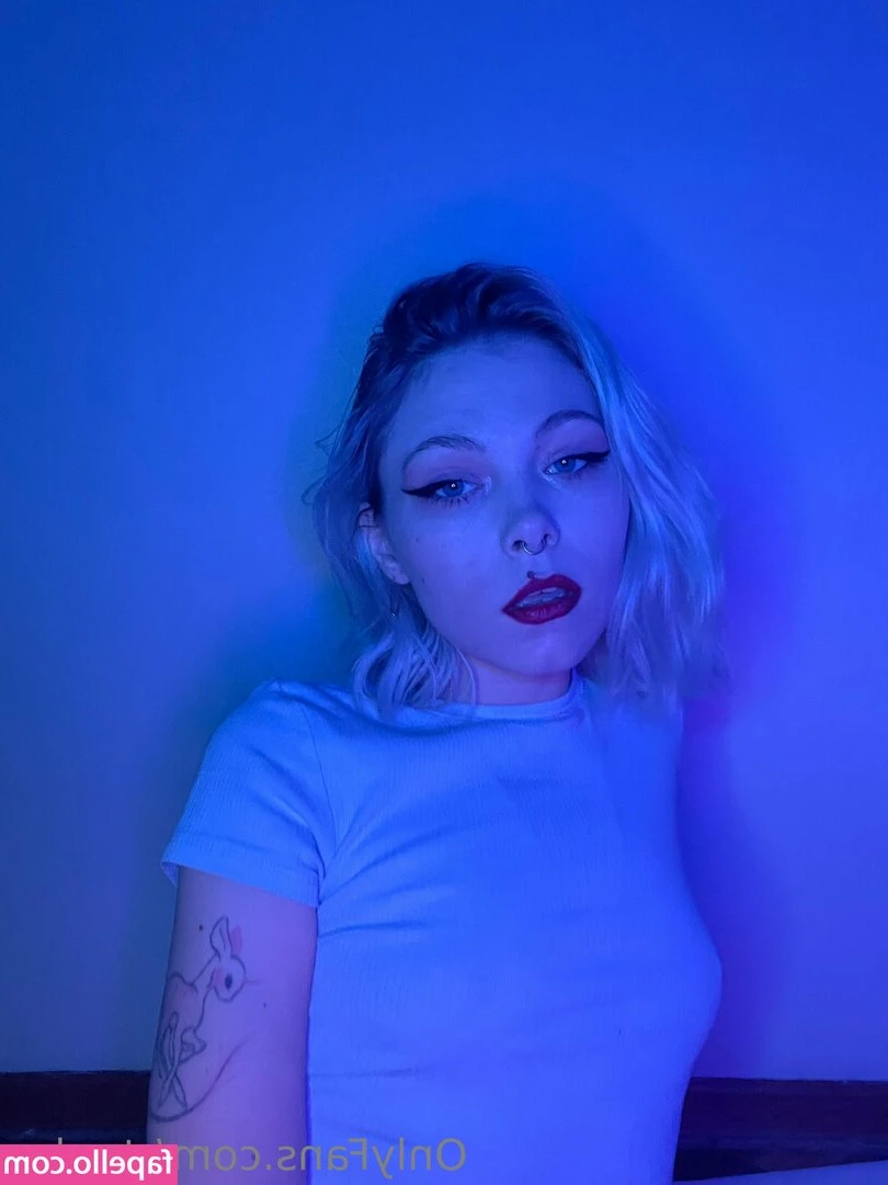 strwbrr - Be honest... Have you ever thought about my phat cheeks while you