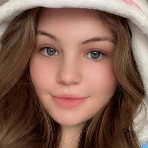 EllieIsla
