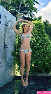 Valentina Shevchenko [ valentina-shevchenko ] - Sexy new shoes