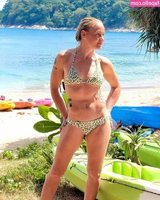 Valentina Shevchenko [ valentina-shevchenko ] - Its Valentines Day and Mama didnt get enough chocolates  Leave a tip