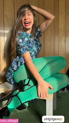 Sophia Paloma [ sophia-paloma ] - Dirty little striptease