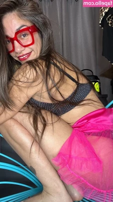 Sophia Paloma [ sophia-paloma ] - just waiting on my spankin 😌