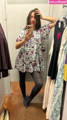 Sophia Paloma [ sophia-paloma ] - Aren't short skirts just the best thing ever? 😇🌸