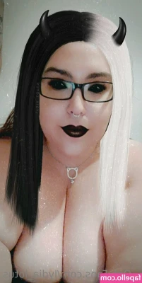 lydia_lotus [ lydia-lotus ] - wanna have a good time? dm me 😘