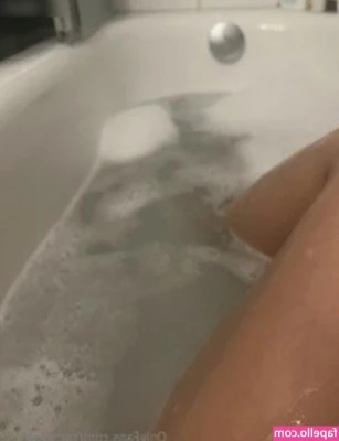 Carina Cute [ carina-cute ] - Are we friends??🥺😈