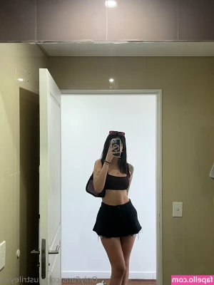 justrileyxo - took tons of new content last night for y’all this week 🥰 took