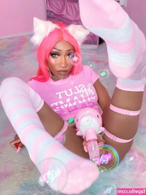 noirekittenfree - Is this sexy or what?
