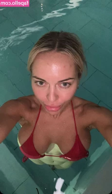 Erna Husko [ erna-husko ] - Titty drop! Hiding all this juice underneath my favourite Minnie
