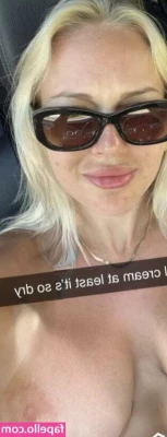 Erna Husko [ erna-husko ] - Posting cum vid later today