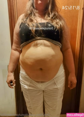 donutprincess250 - Can I interest you in some cake ?