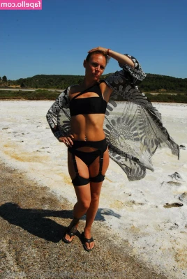 kinky_lady_amsterdam [ kinky-lady-amsterdam ] - Happy hump day to my day 1's.