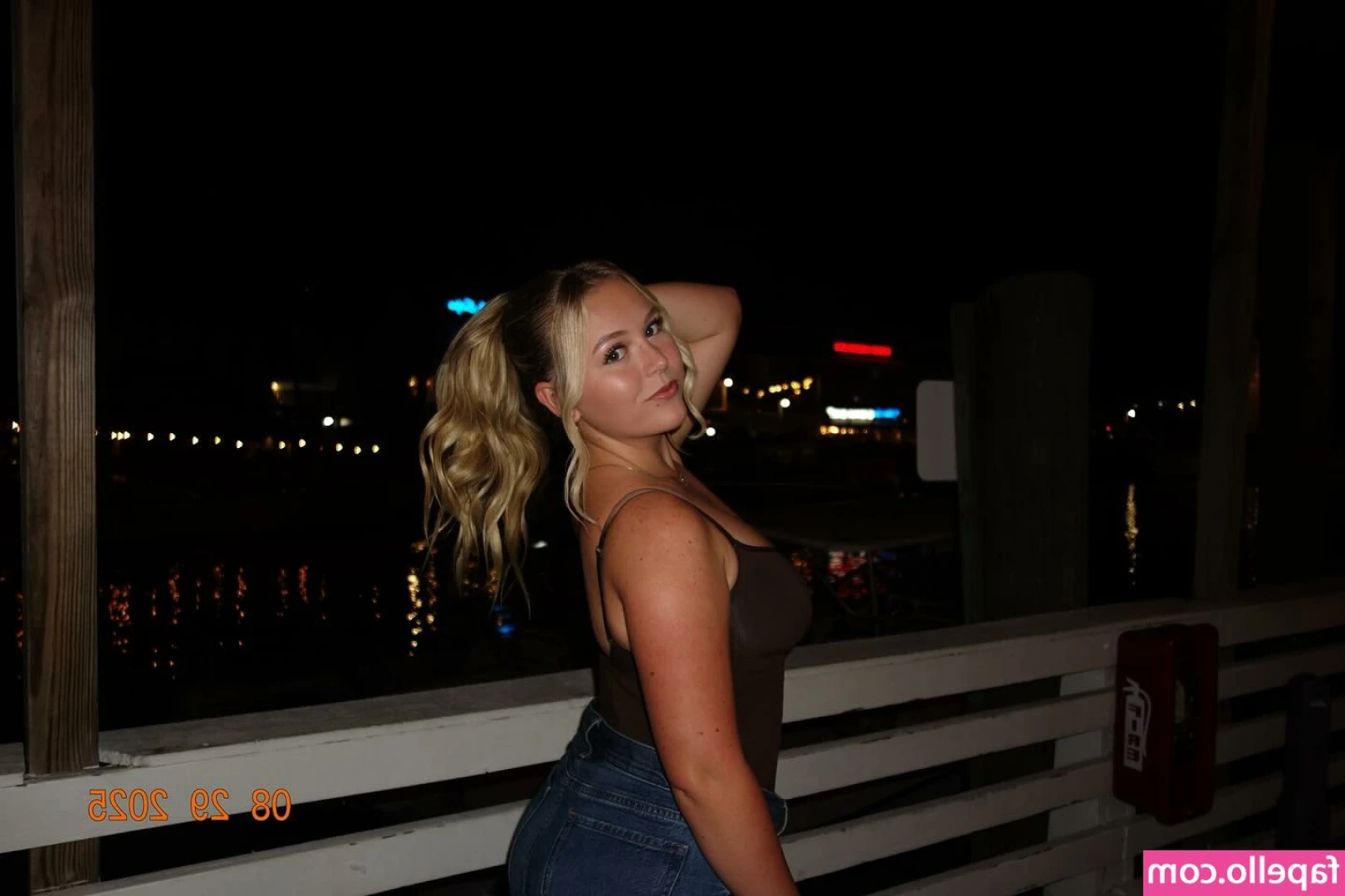 Bonnie Merritt [ bonnie-merritt ] - Lounge with me?