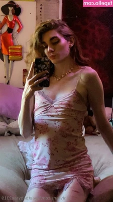 sweetbabyrae2319 - Lil topless on the side of the road