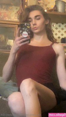 sweetbabyrae2319 - would u finger me bent over ur lap like this? 👀