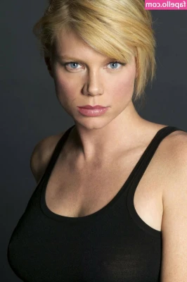 Peta Wilson [ peta-wilson ] - Is this too short? 🥺