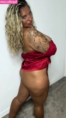 Nurse_westleigh [ nurse-westleigh ] - Do I have your attention baby ? 🤩🤩