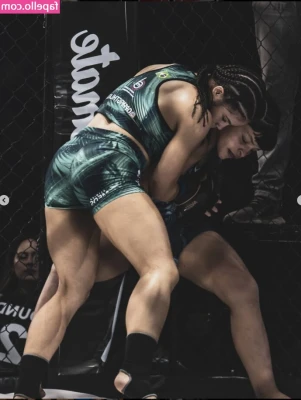Maria Sinistrinha Belanson [ maria-sinistrinha-belanson ] - J'étais en train chercher une photo pour mon instagram ça aurait pu