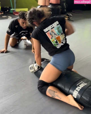 Maria Sinistrinha Belanson [ maria-sinistrinha-belanson ] - Blessing your feed with a good pair of juicy titties to suck on!
