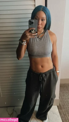 Mia Yim [ mia-yim ] - First time trying a foot peel  Stay for updates and to see the