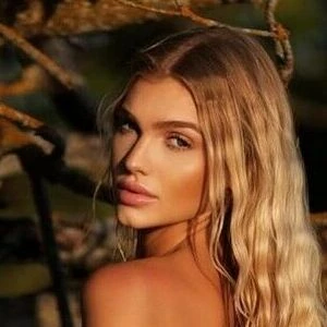 iamvalentinafox