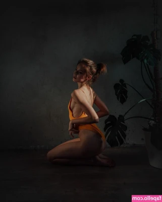 Angelina Romashka [ angelina-romashka ] - XXX PHOTOS  -------------------  🇫🇷 Je me prépare en