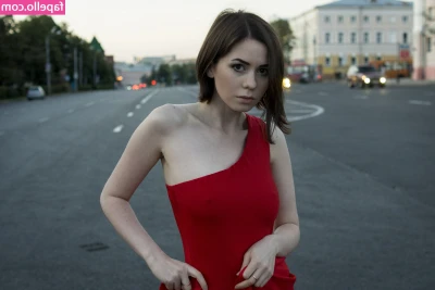 Maria Chistyakova [ maria-chistyakova ] - We gotta be quite on this next video... i go topless at a public spa