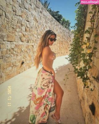Brielle Biermann [ brielle-biermann ] - Peek-a-boo 👻
