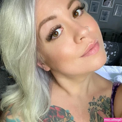Pinup Cortney [ pinup-cortney ] - Get up! It's time to play 😈