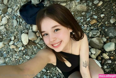 ioanna_si [ ioanna-si ] - I’m just a dirty little girl in black lingerie, so fuck me like one.