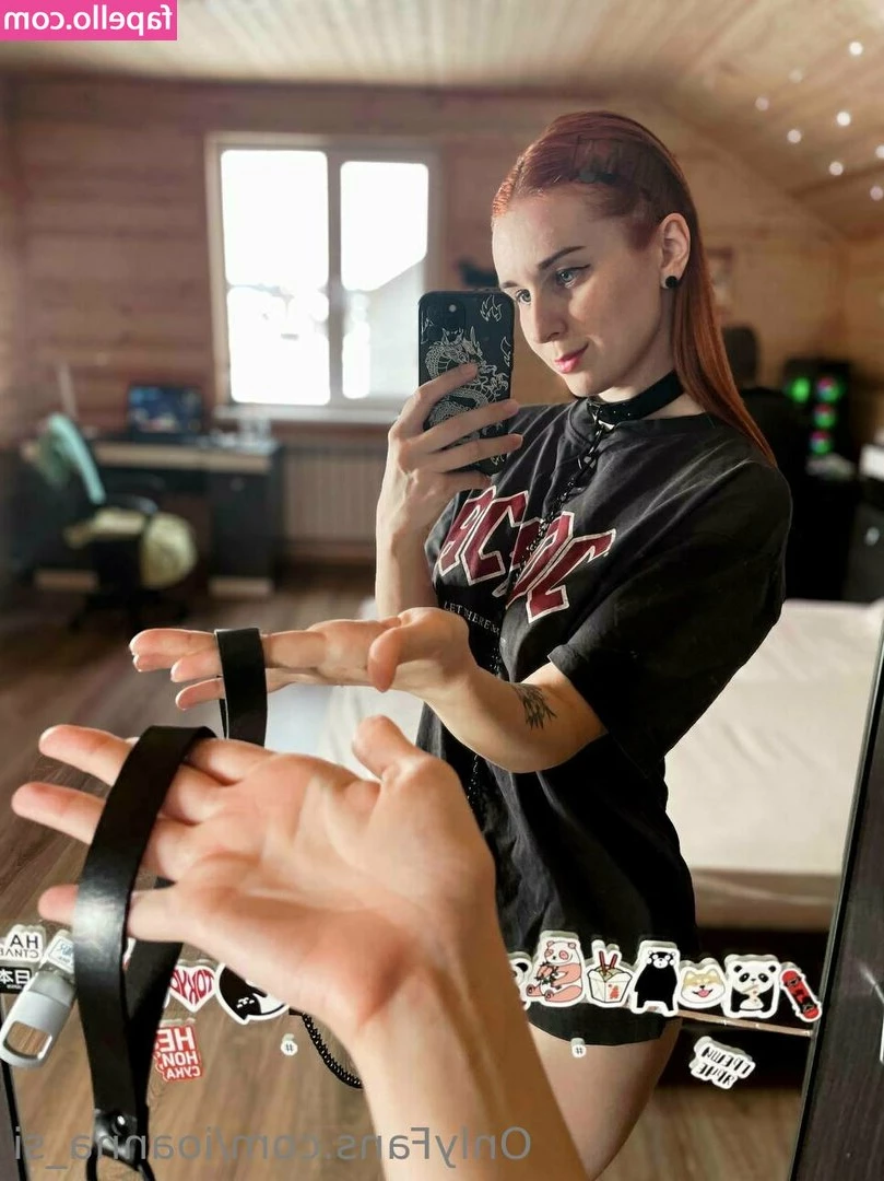ioanna_si [ ioanna-si ] - What would you do if you walked in on me sitting on the couch like