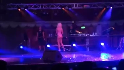 British 00's Porn [ british-00-s-porn ] - Who wants a face full of titties