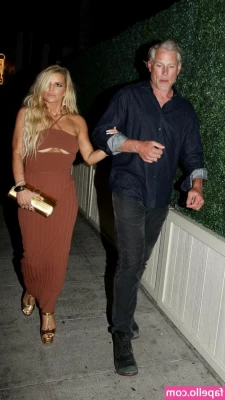 Jessica Simpson [ jessica-simpson ] - This what i meant to enjoy the view ;)