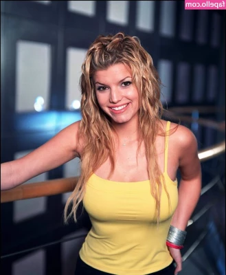 Jessica Simpson [ jessica-simpson ] - Wish someone would bend me over