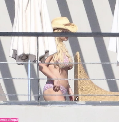 Jessica Simpson [ jessica-simpson ] - My photos skills or hubby s  Now I m biased but your thoughts