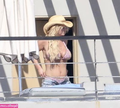 Jessica Simpson [ jessica-simpson ] - thinking about getting more tattoos back here ;)