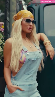 Jessica Simpson [ jessica-simpson ] - POV: ur taller than me :3 (5”5)