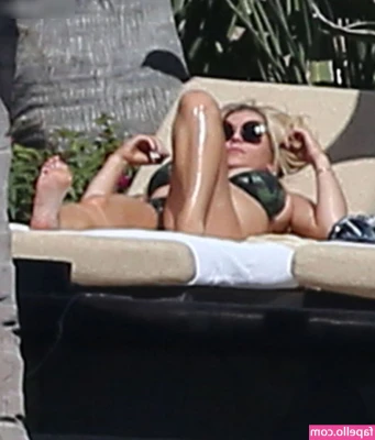 Jessica Simpson [ jessica-simpson ] - ready to start your day with me?